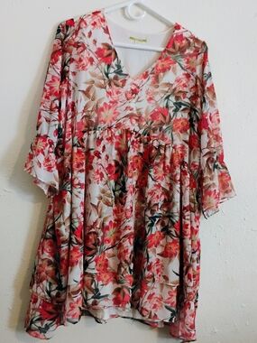 Gianni Bini Pink And White Floral V-Neck Tunic Dress with Red & Green Blooms